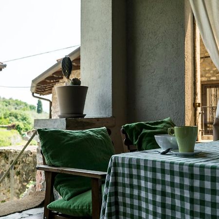 La Loggia - Vista Lago E Terrazza Gardone Riviera Exterior photo