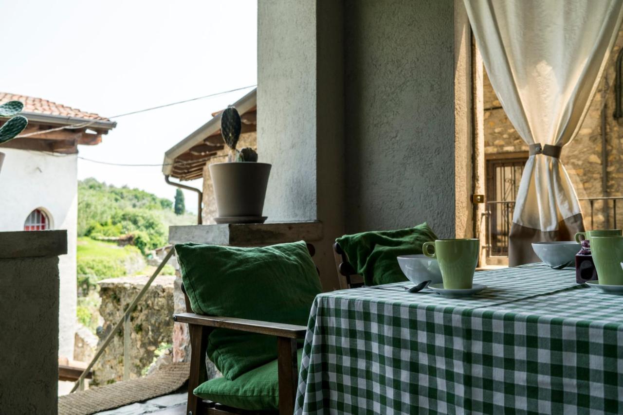 La Loggia - Vista Lago E Terrazza Gardone Riviera Exterior photo